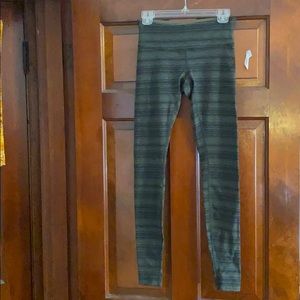 Lulu lemon size 6
